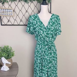 LOFT | Green V-Neck Button Front Tie Waist Dress Size 12